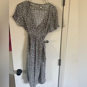 J. Crew 100% Silk gray and White Flutter Sleeve Midi Dress